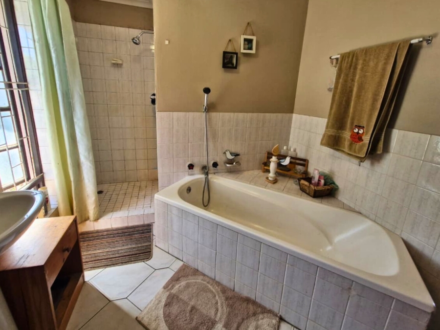 To Let 2 Bedroom Property for Rent in Vredekloof East Western Cape